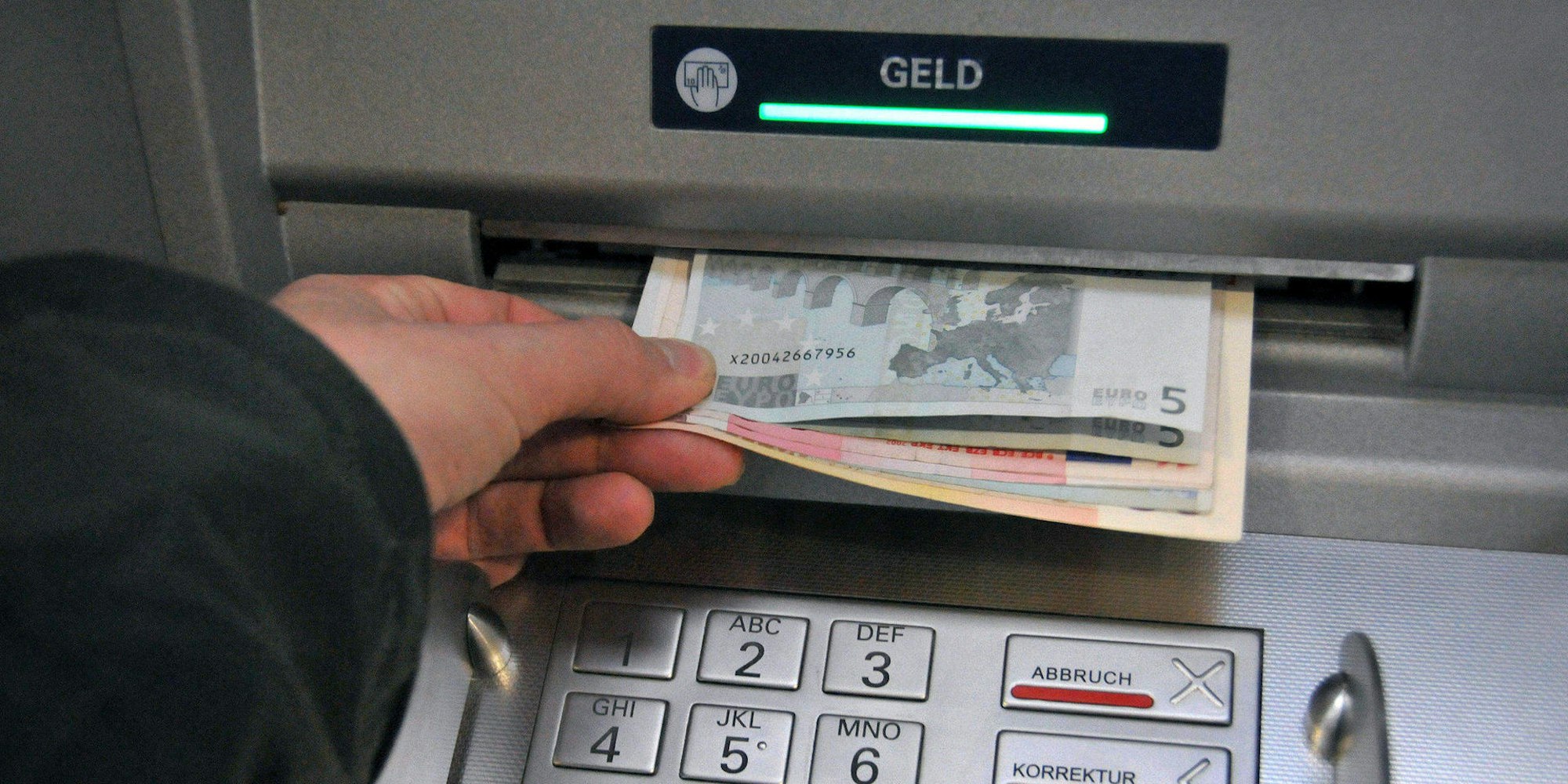 Geldabheben könnte etwas kosten