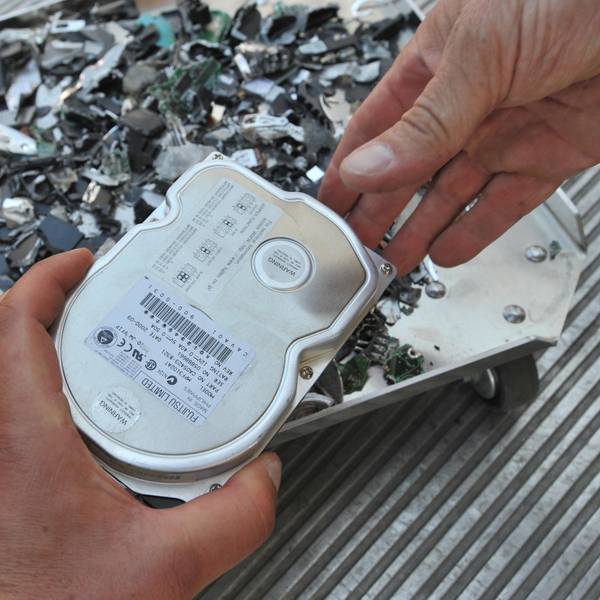 Schreddern_Festplatten