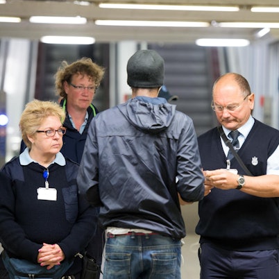 Bahn_Kontrolle_Bahnsteig