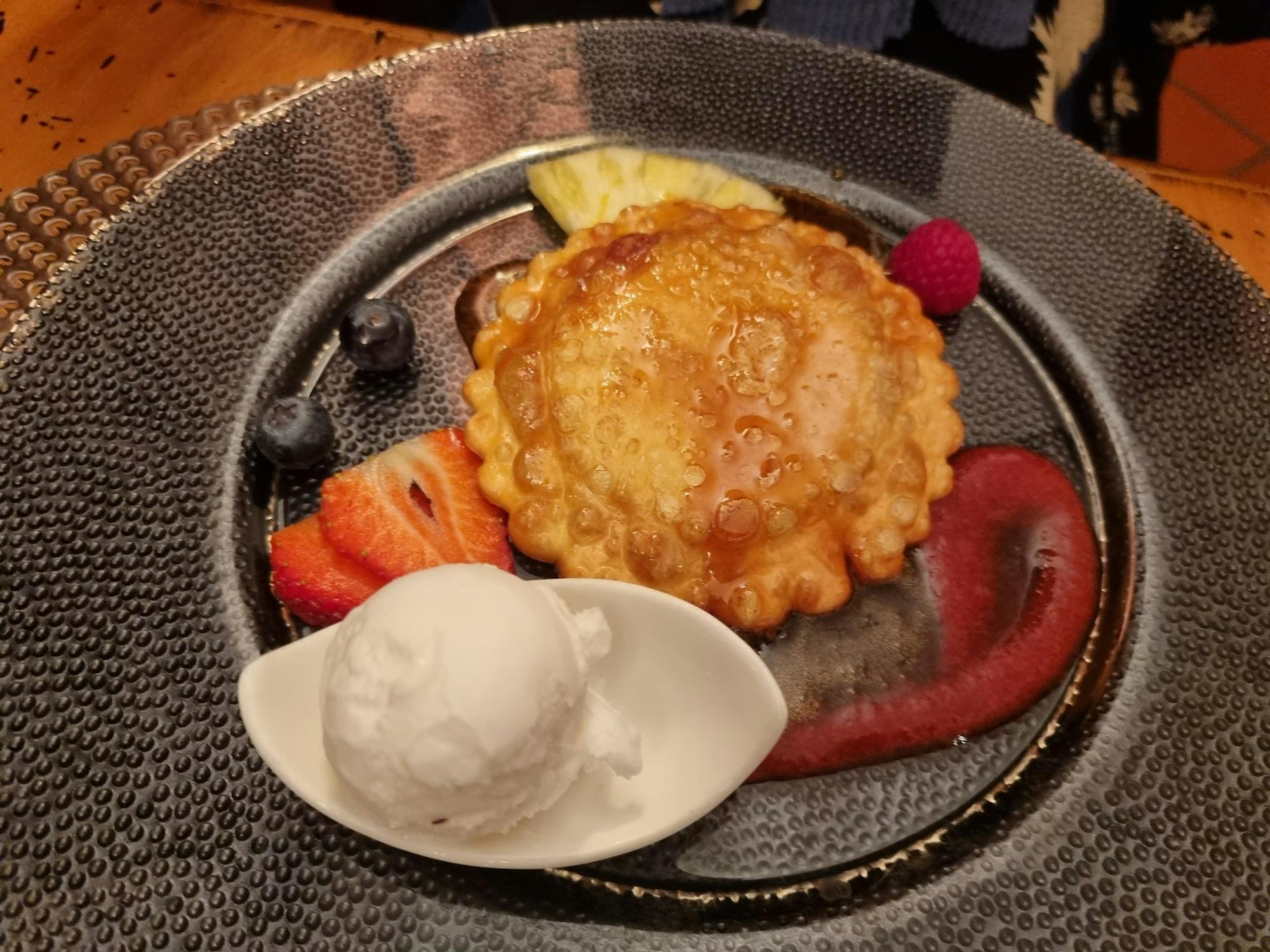 Henn Nachtisch im Etrusca