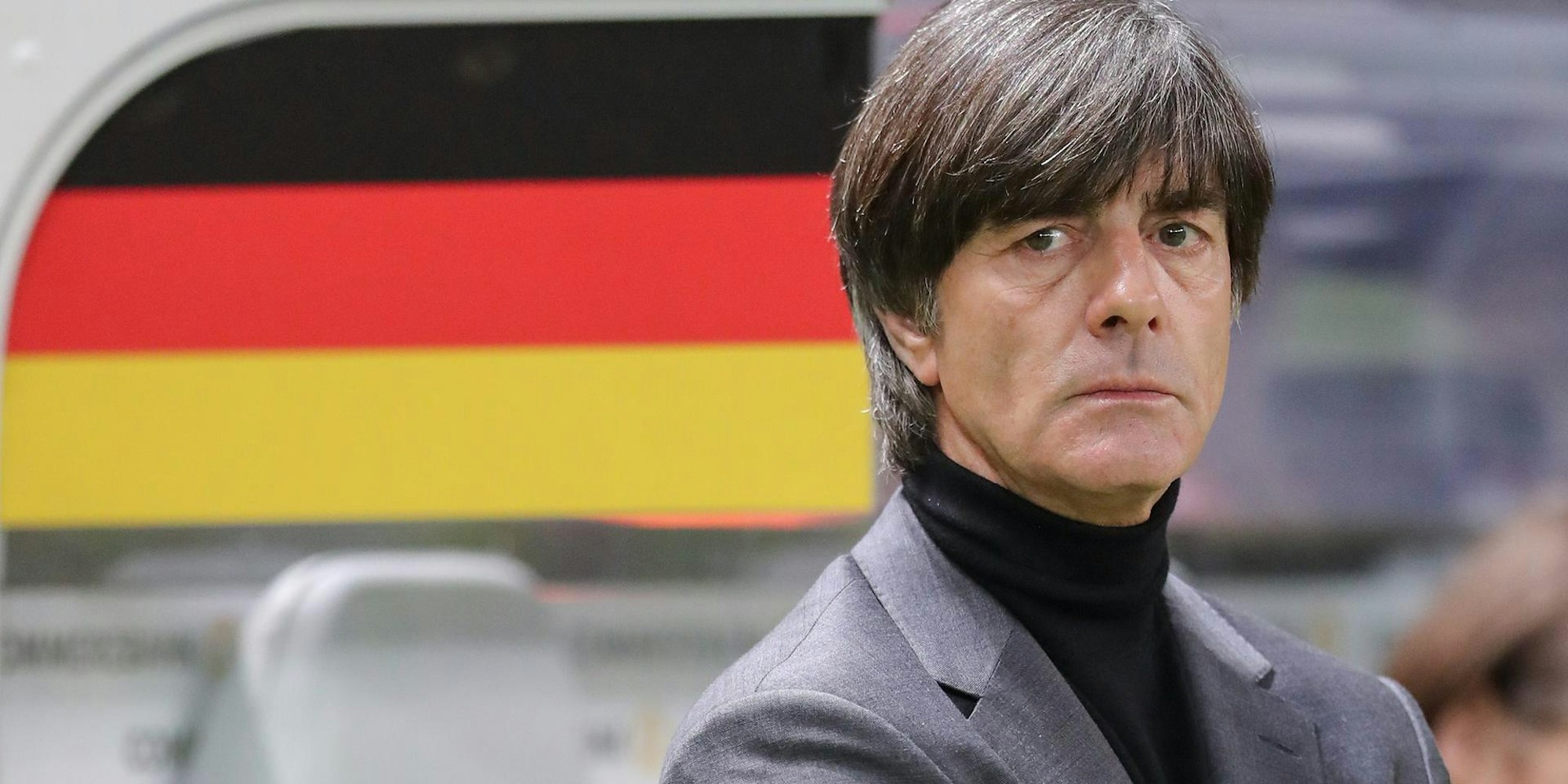 Löw kämpft um seinen Job