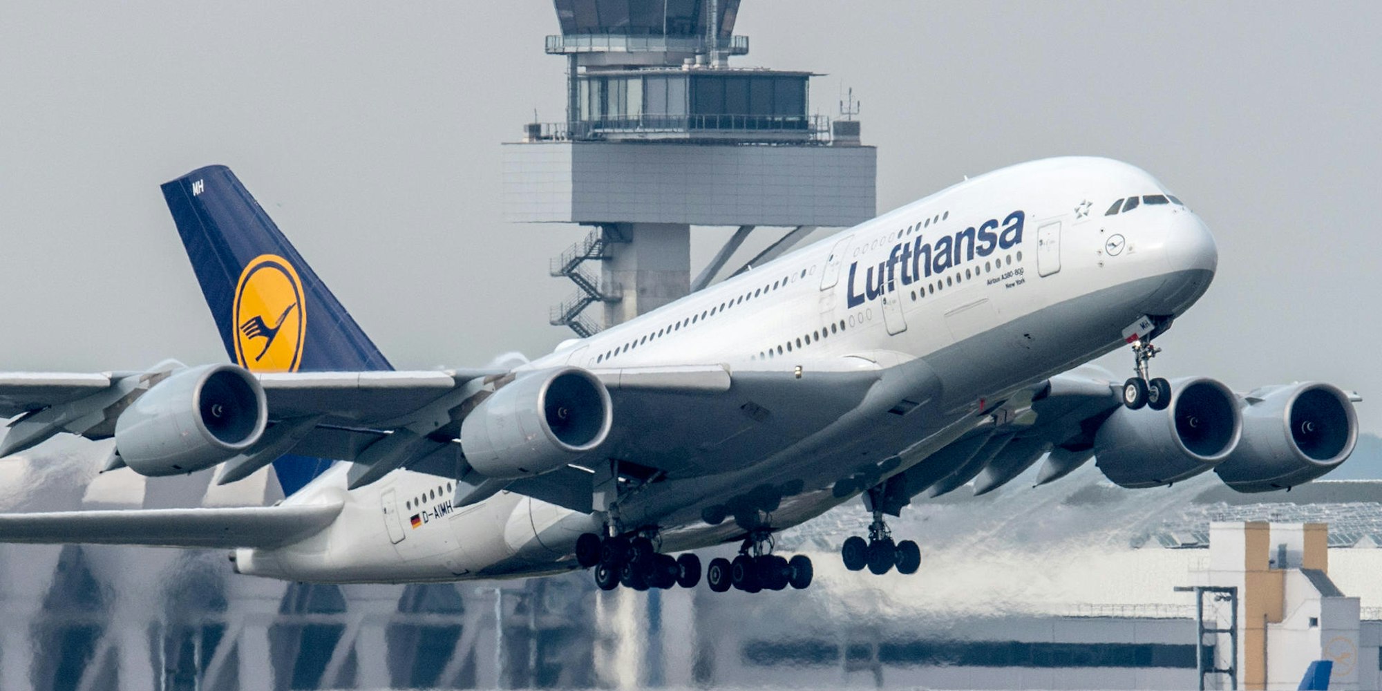 Lufthansa A380 dpa
