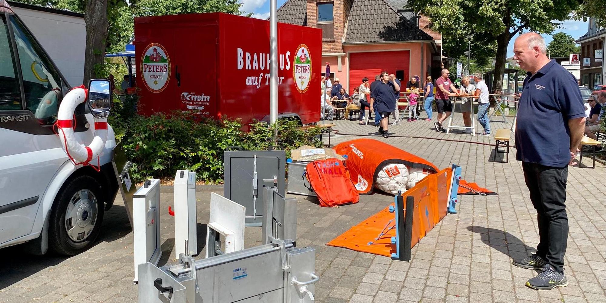 Erftstadt Bliesheim Fluthelfer