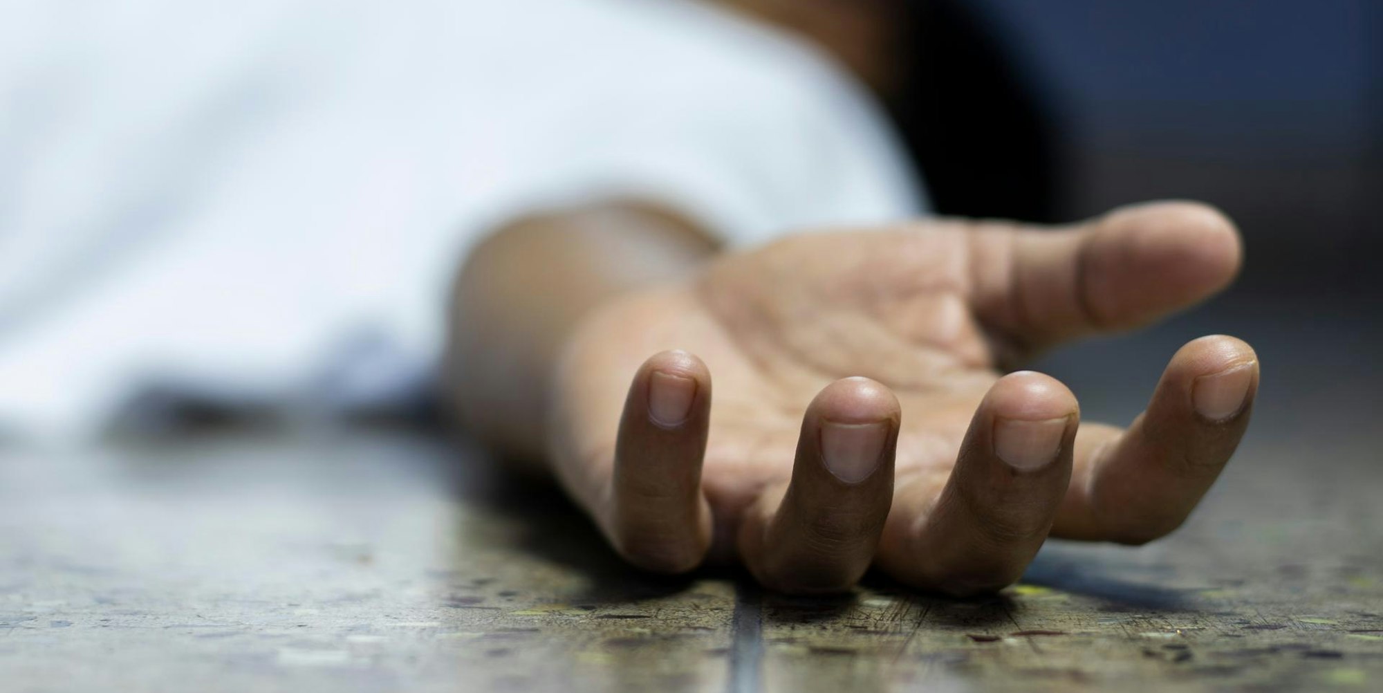 Die Hand eines toten Menschen
