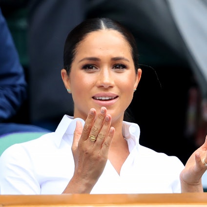 Meghan Markle setzt zum Klatschen an.