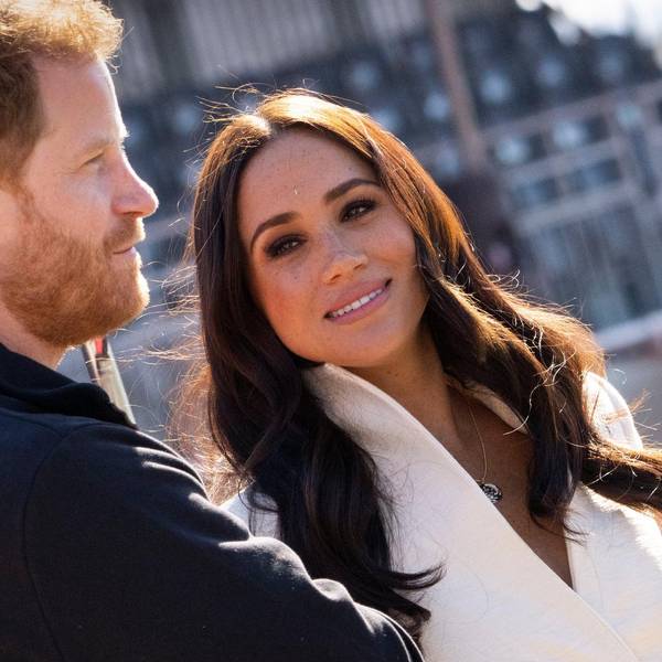 Harry und Meghan bei einem Fototermin.