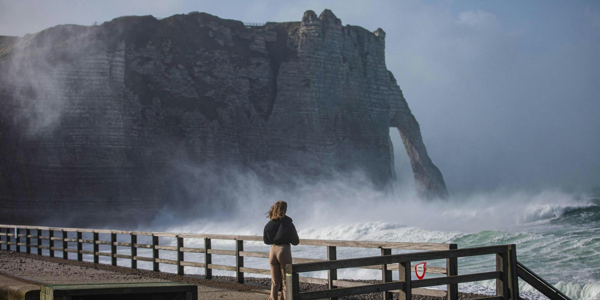 Normandie Felsen dpa