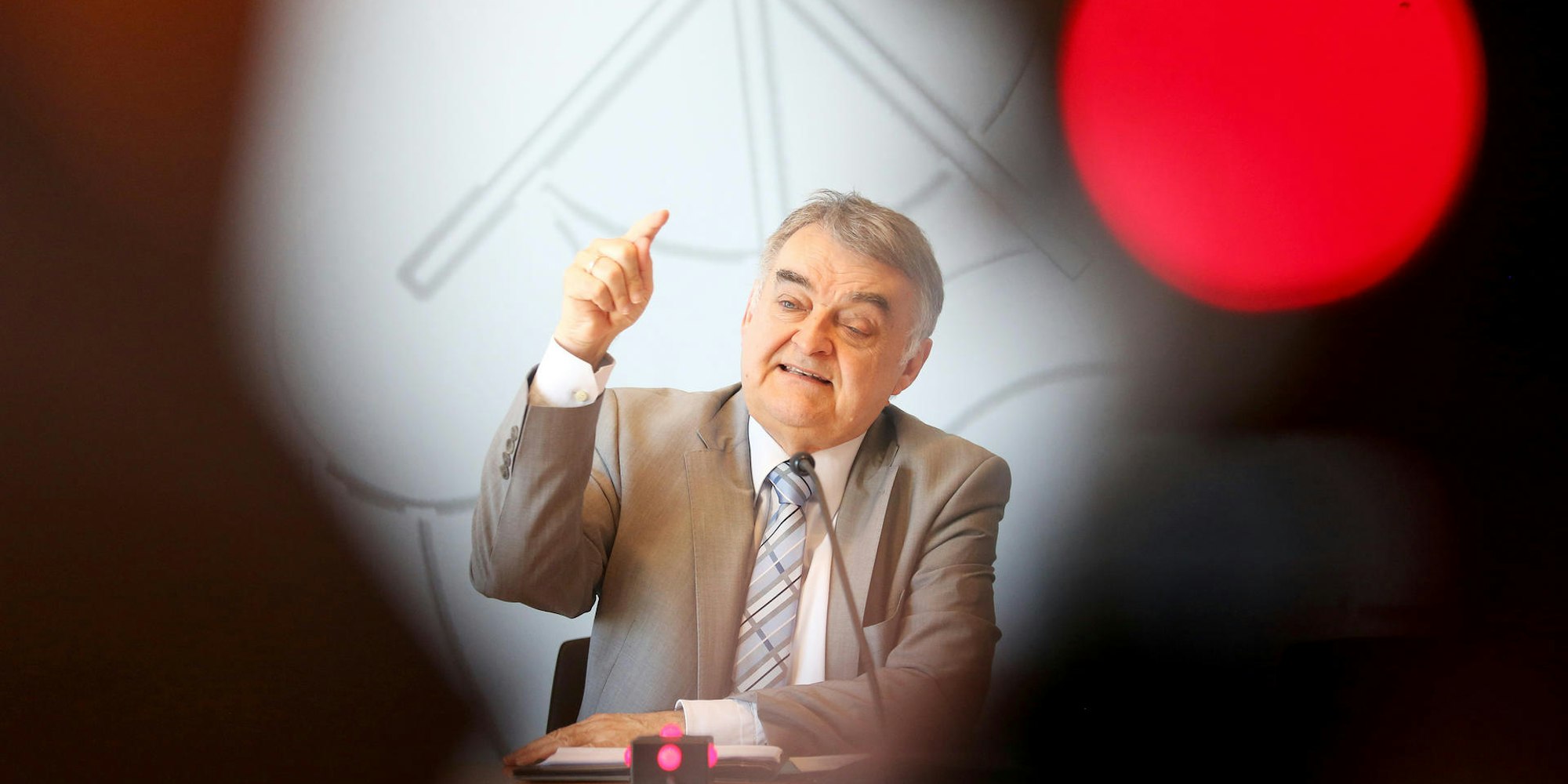 Verfassungsschutzbericht Reul