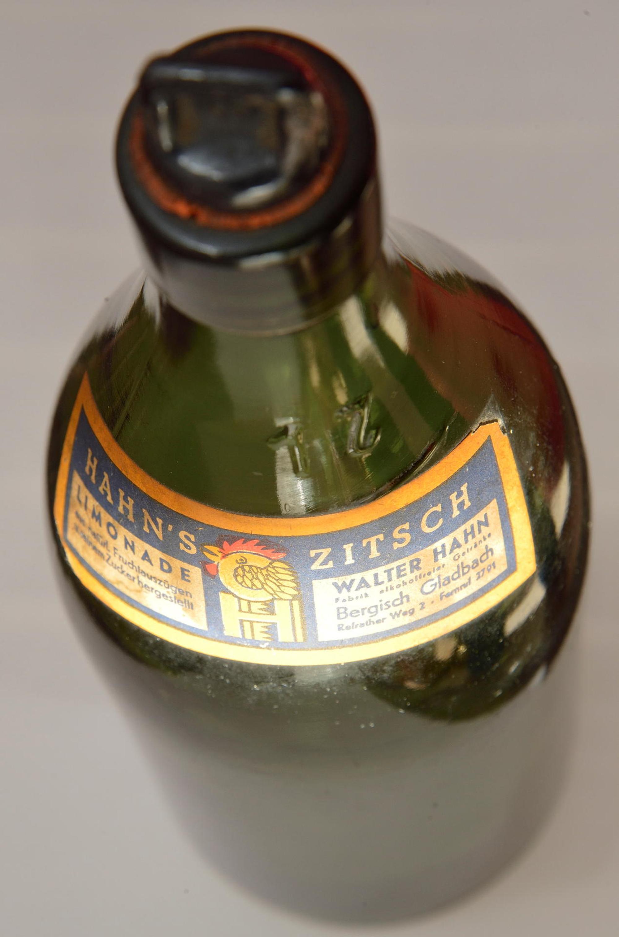 Hahn's Zitsch Flasche