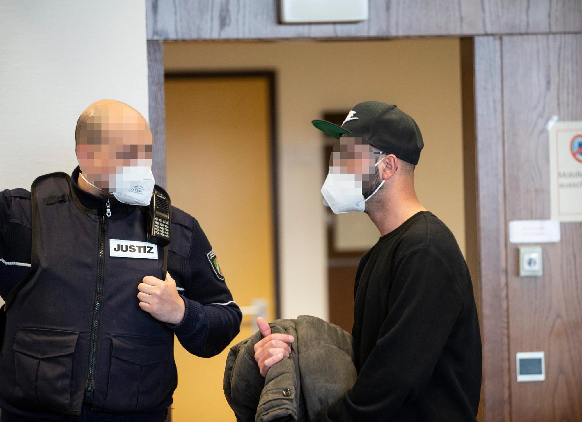 Angeklagter Elfi SchoAntwerpes