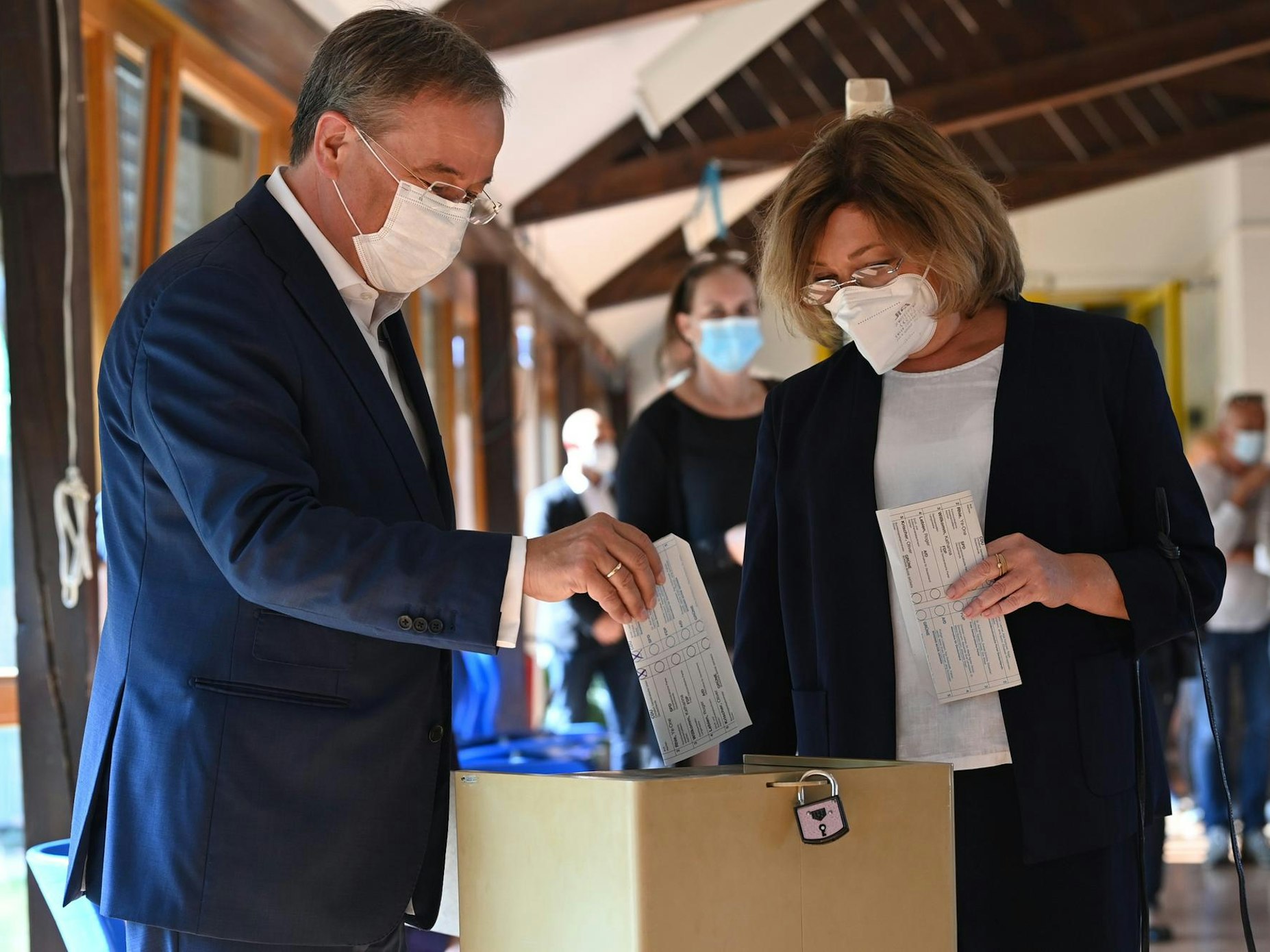 Laschet Stimmabgabe dpa