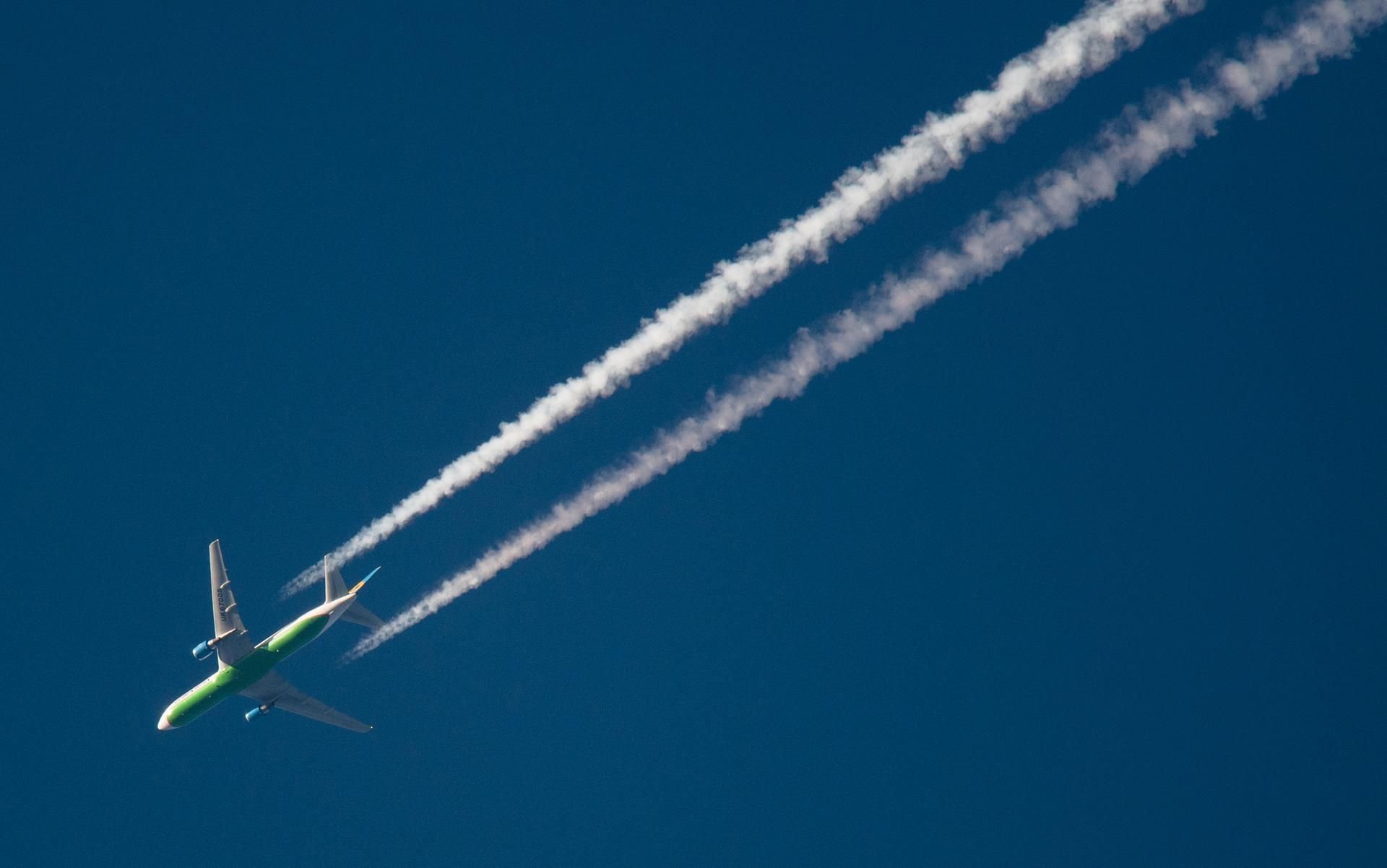 Flugzeug dpa neu