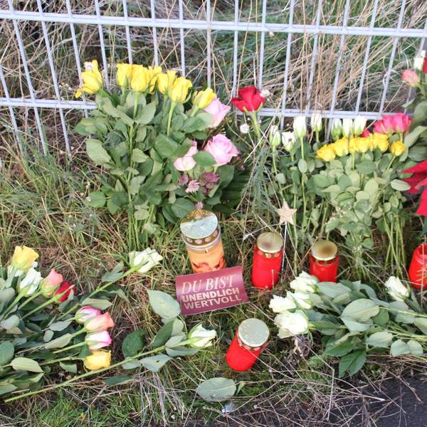 Getötete 17-Jährige Blumen und Kerzen 061218