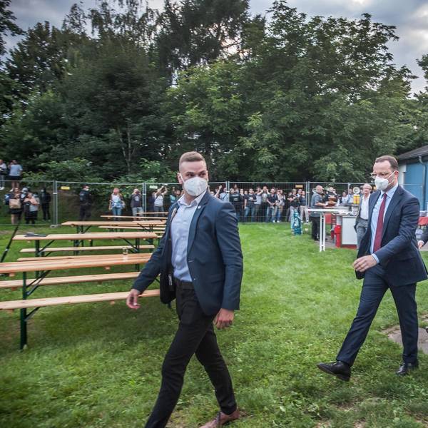 serap_gueler_jens-spahn_Leverkusen08232021ALF_8440