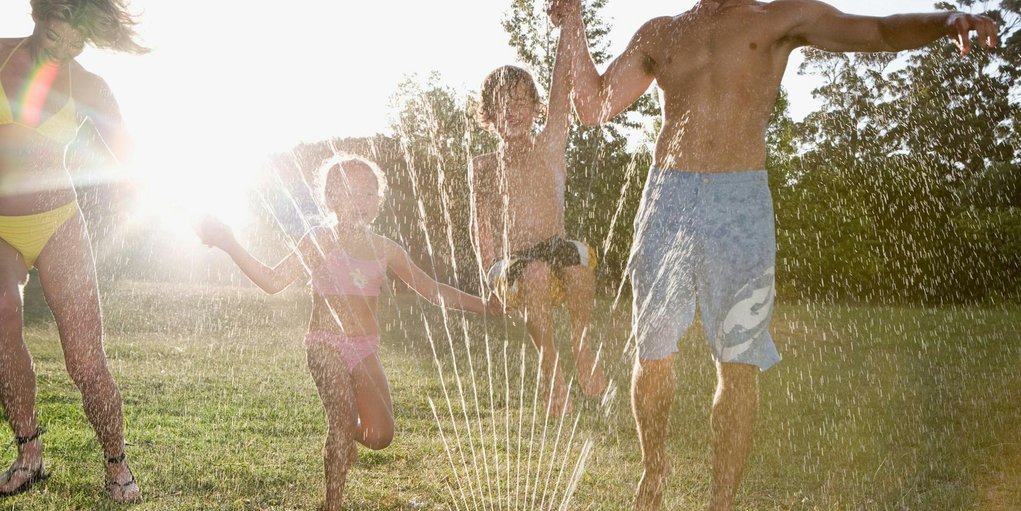 Familie im Garten Getty Images