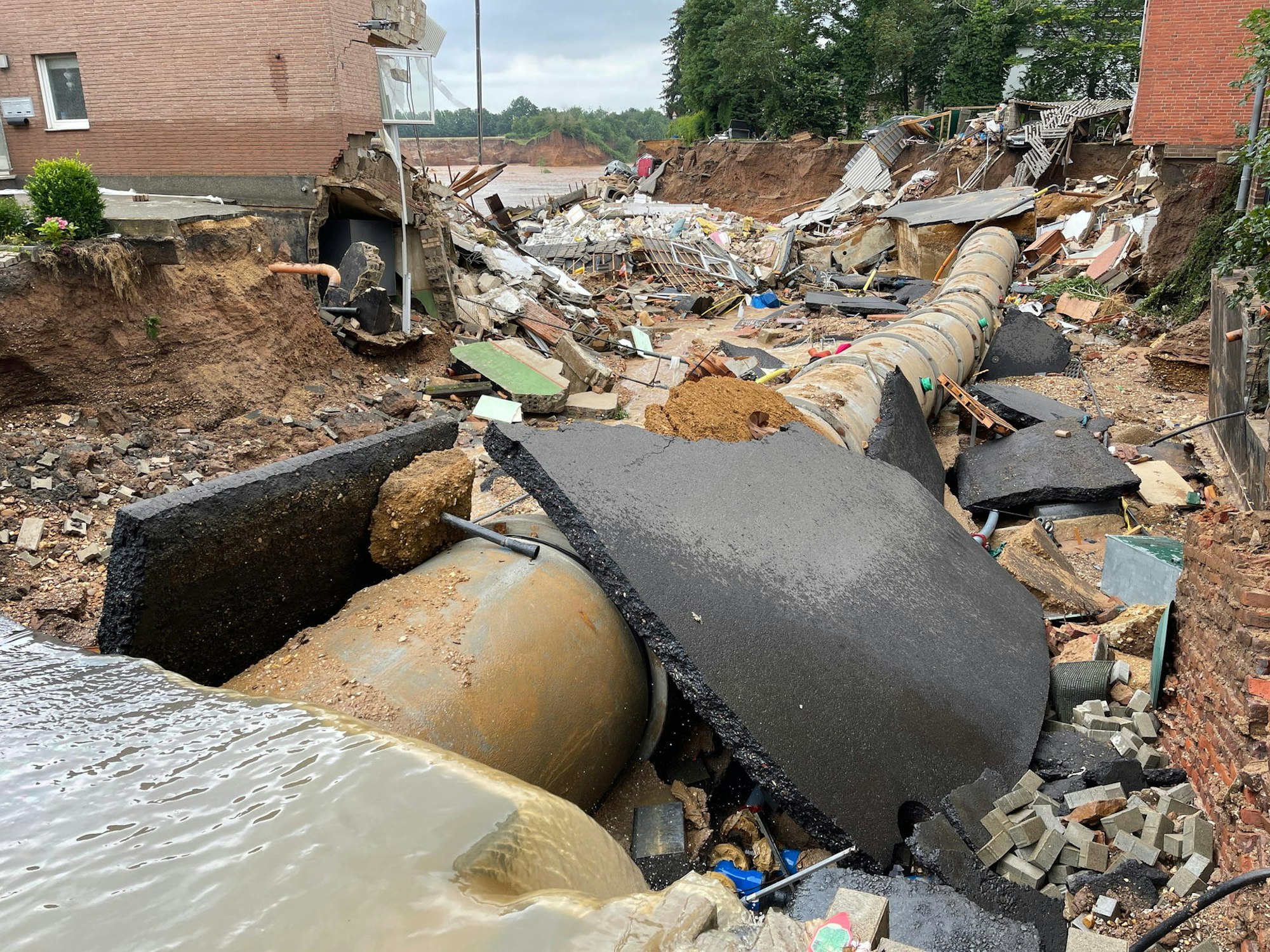 Erftstadt Unwetter abgebrochenes Haus