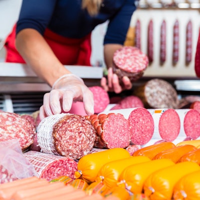 wurst beim metzger kaufen getty symbol