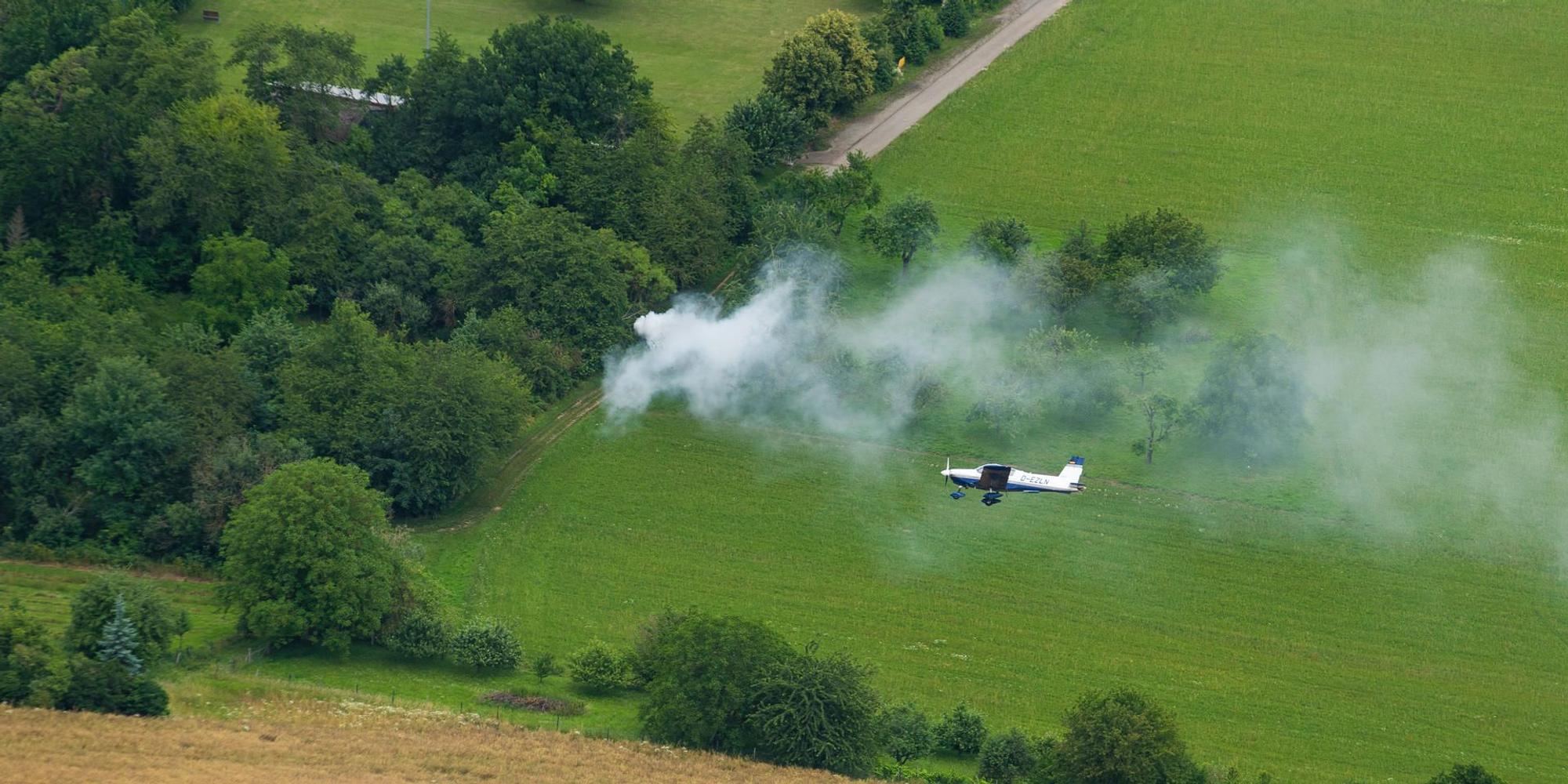 Kleinflugzeug DPA 010822