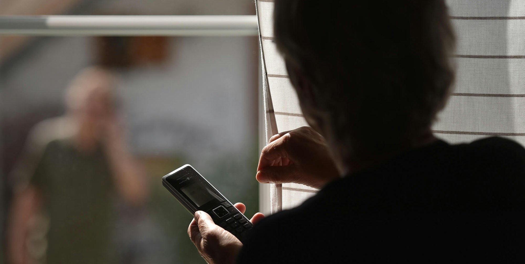 dpa_stalker_vor_der_tuer