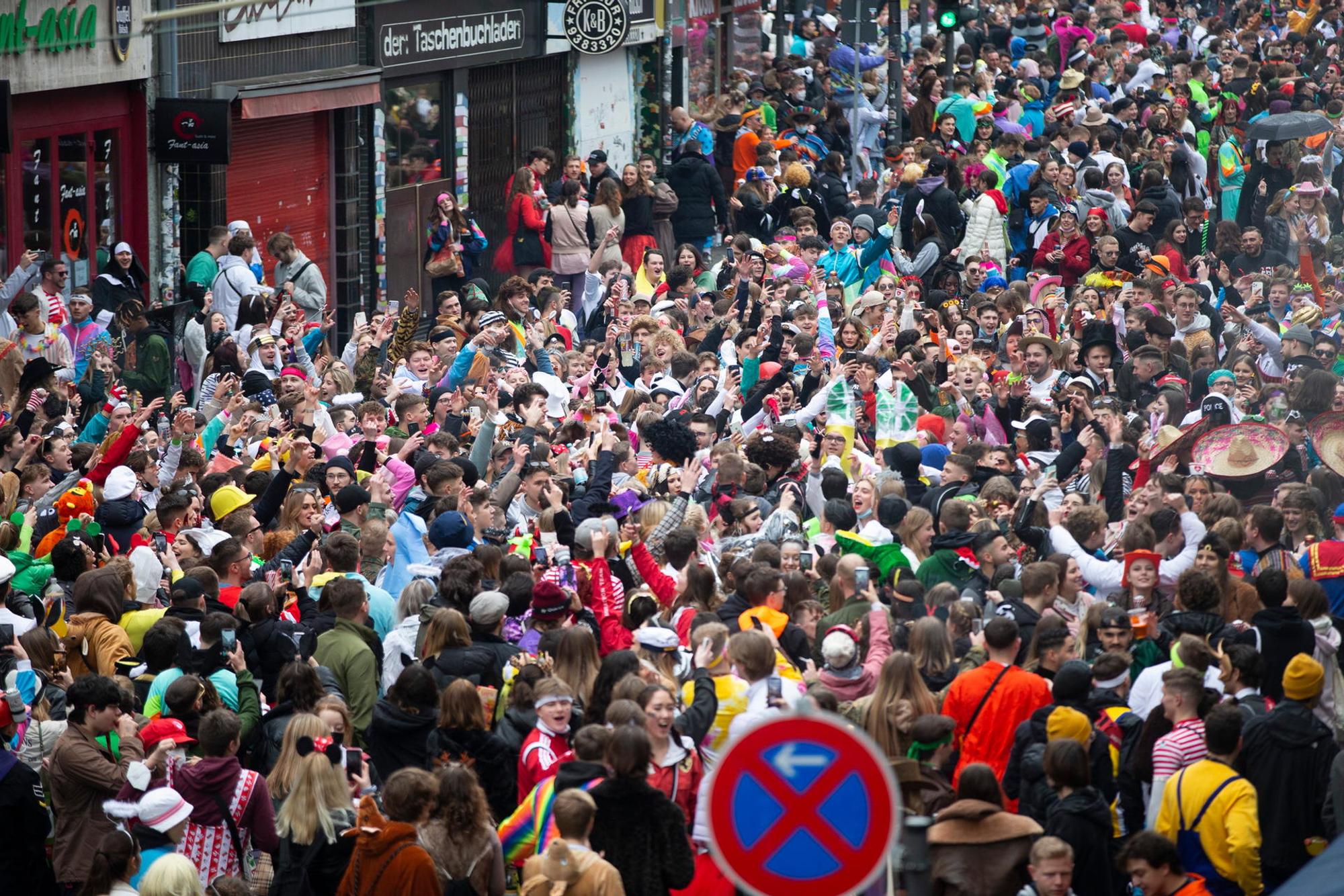 20220224_tb_Weiberfastnacht_019