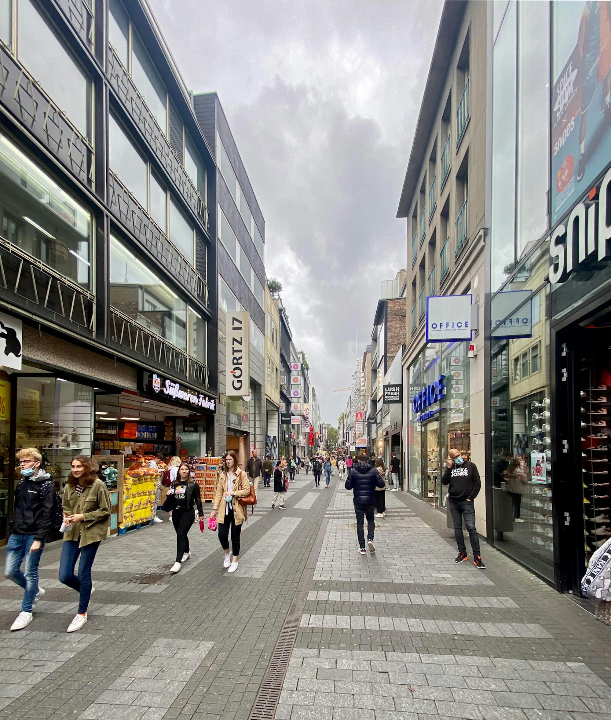001_Kôln_Hohe_Str_Persp1_01