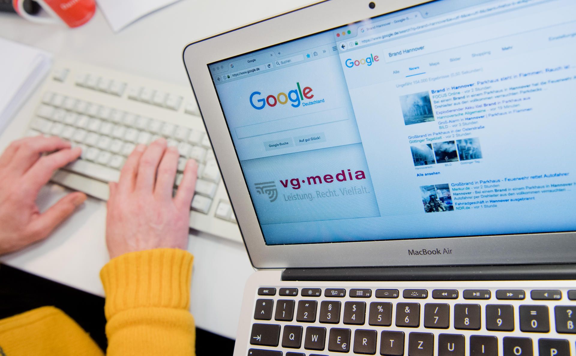 Google (1)