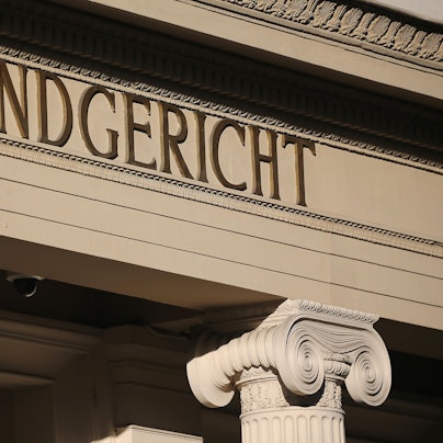 Der Eingang des Landgerichts in Bonn.
