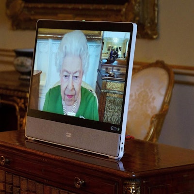 Queen 010322