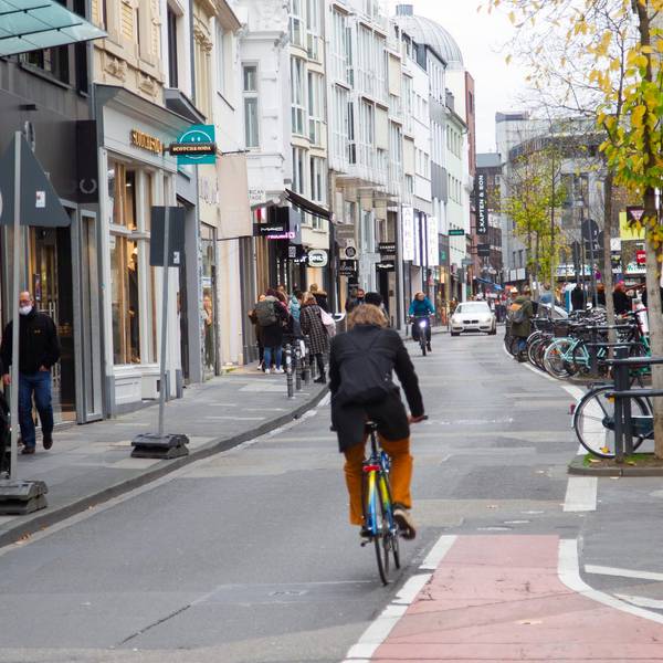 20201116_tb_Ehrenstrasse_Poller_002