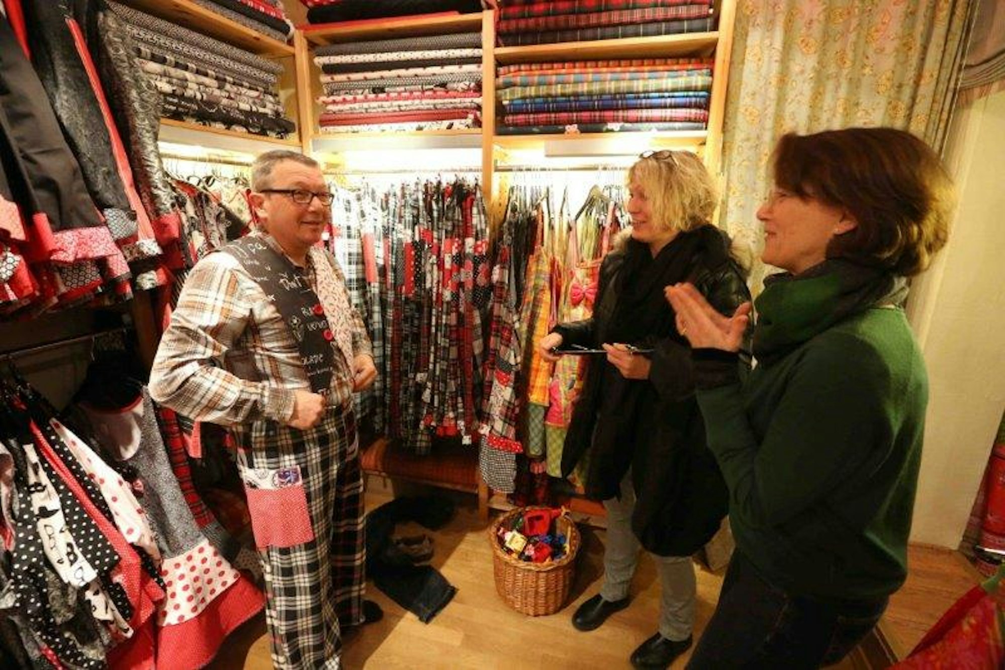 h_geschichte_clownkostuem_geschaeft_bismarkstrasze_5_rkl