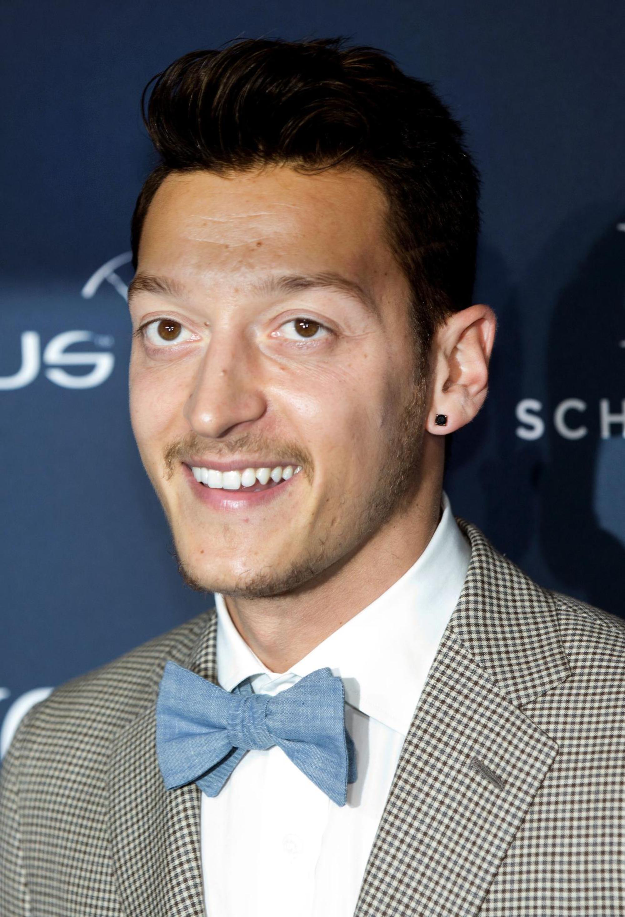Mesut Özil_Movember