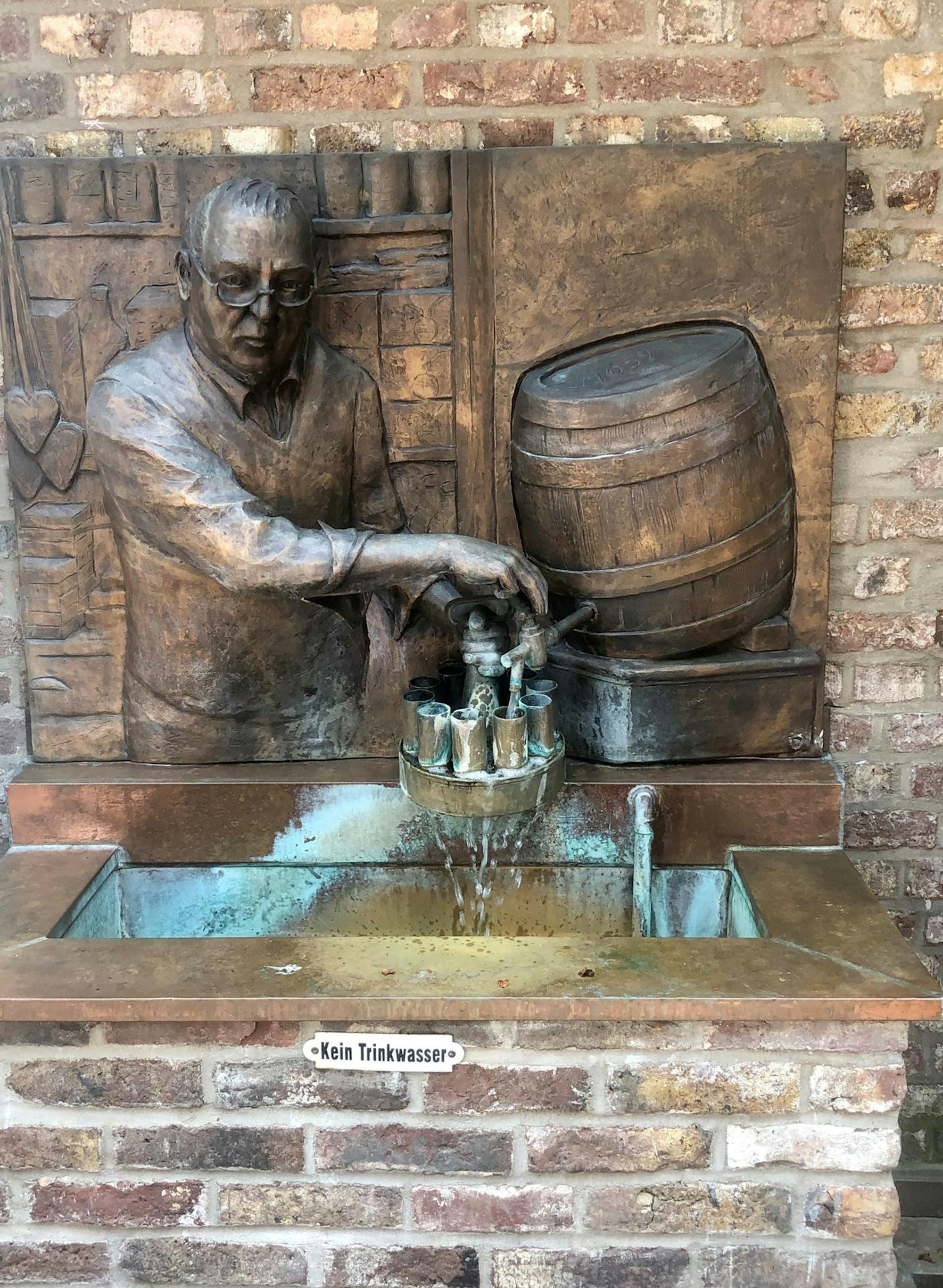 lauschig lommi Brunnen