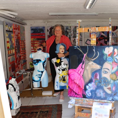 Claudia FRanzen in ihrem neuen Atelier