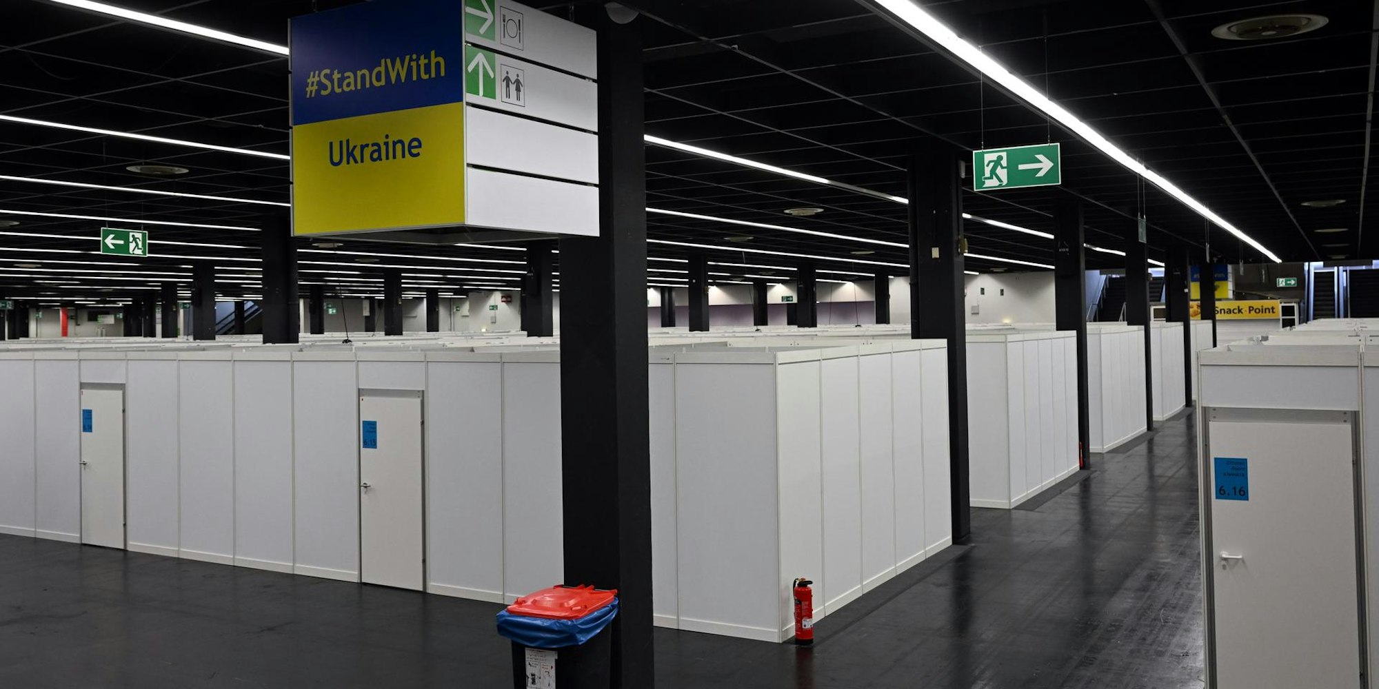 Messehalle Flüchtlinge in Köln
