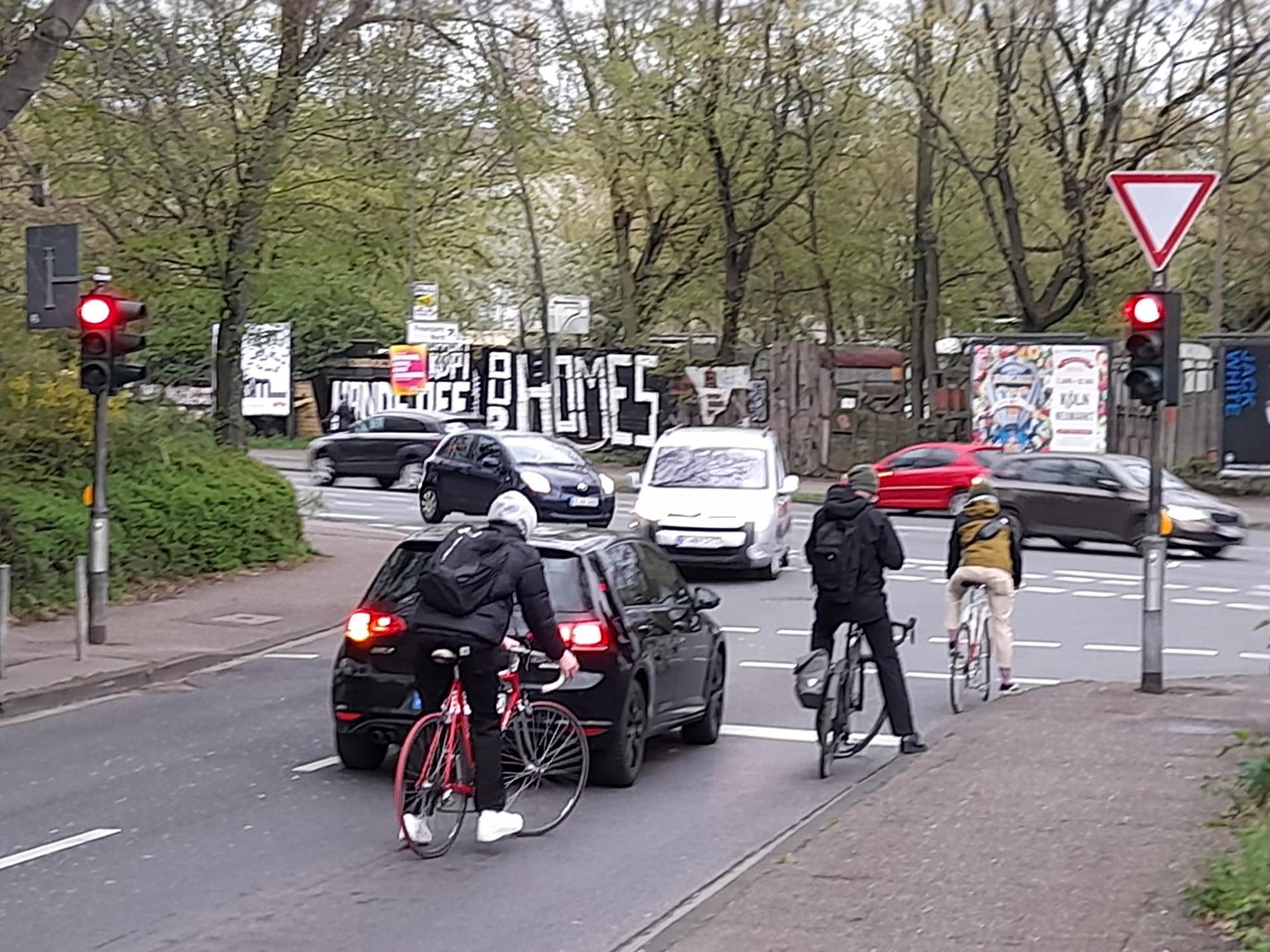 Escher Straße 2