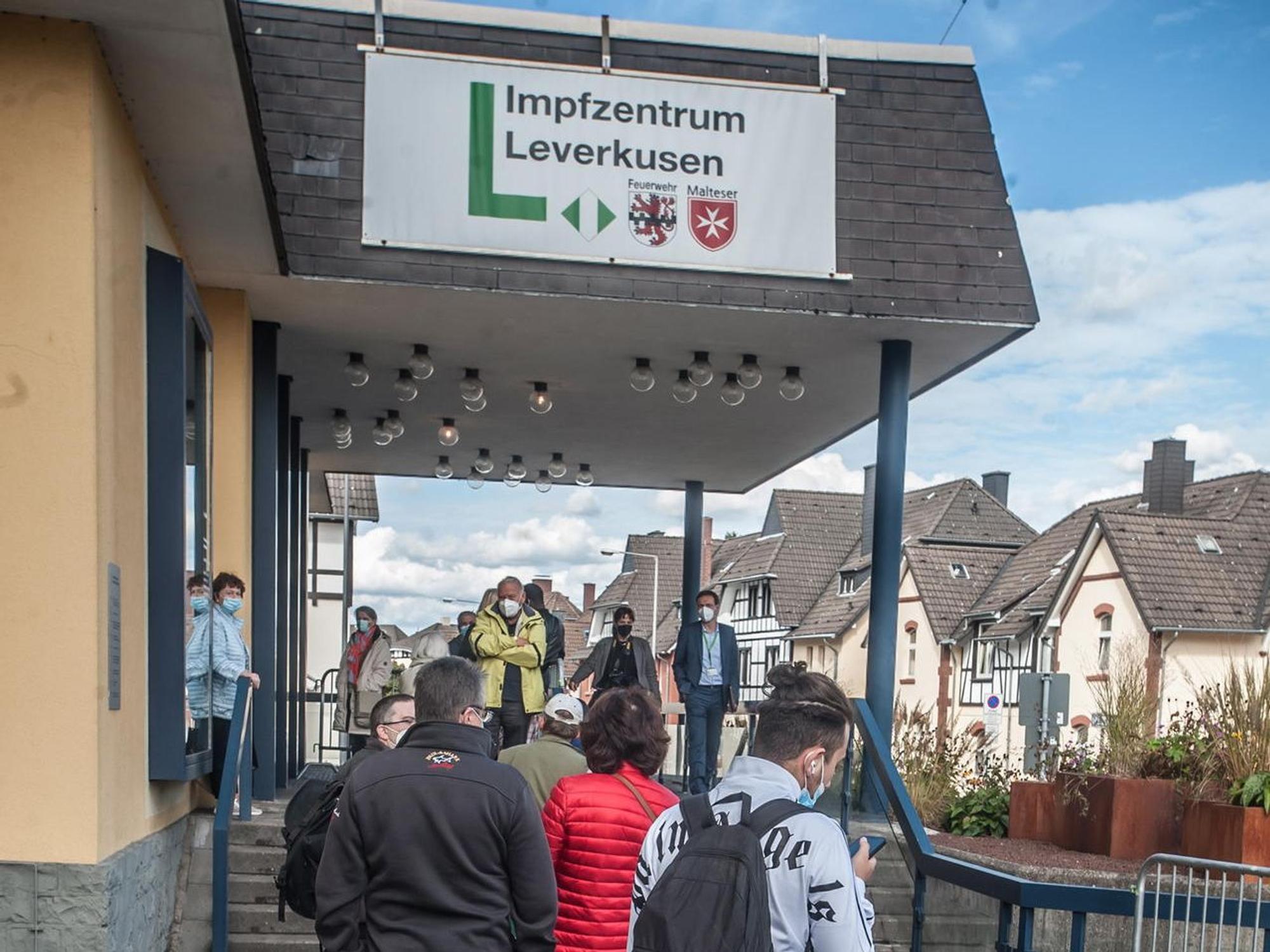 letzter-tag-impfzentrum__RLE_Leverkusen09302021ALF_0530