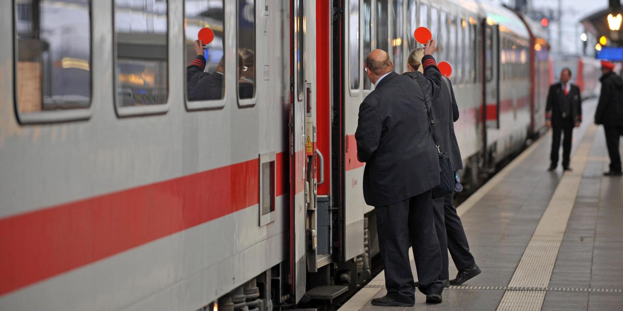 Bahn_Schaffner