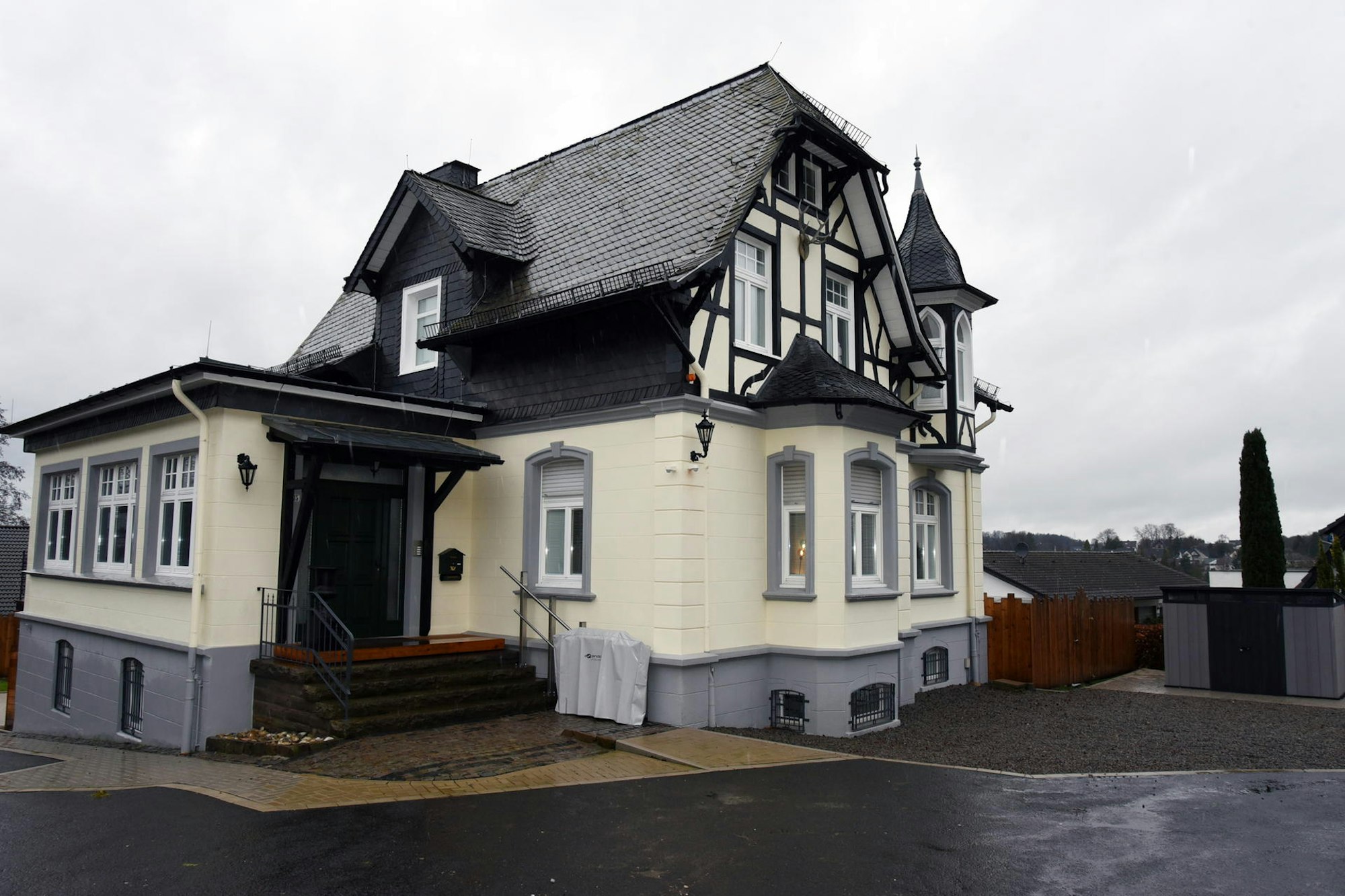 ds_Waldbroel_Villa_Waldesruh_Polizei1