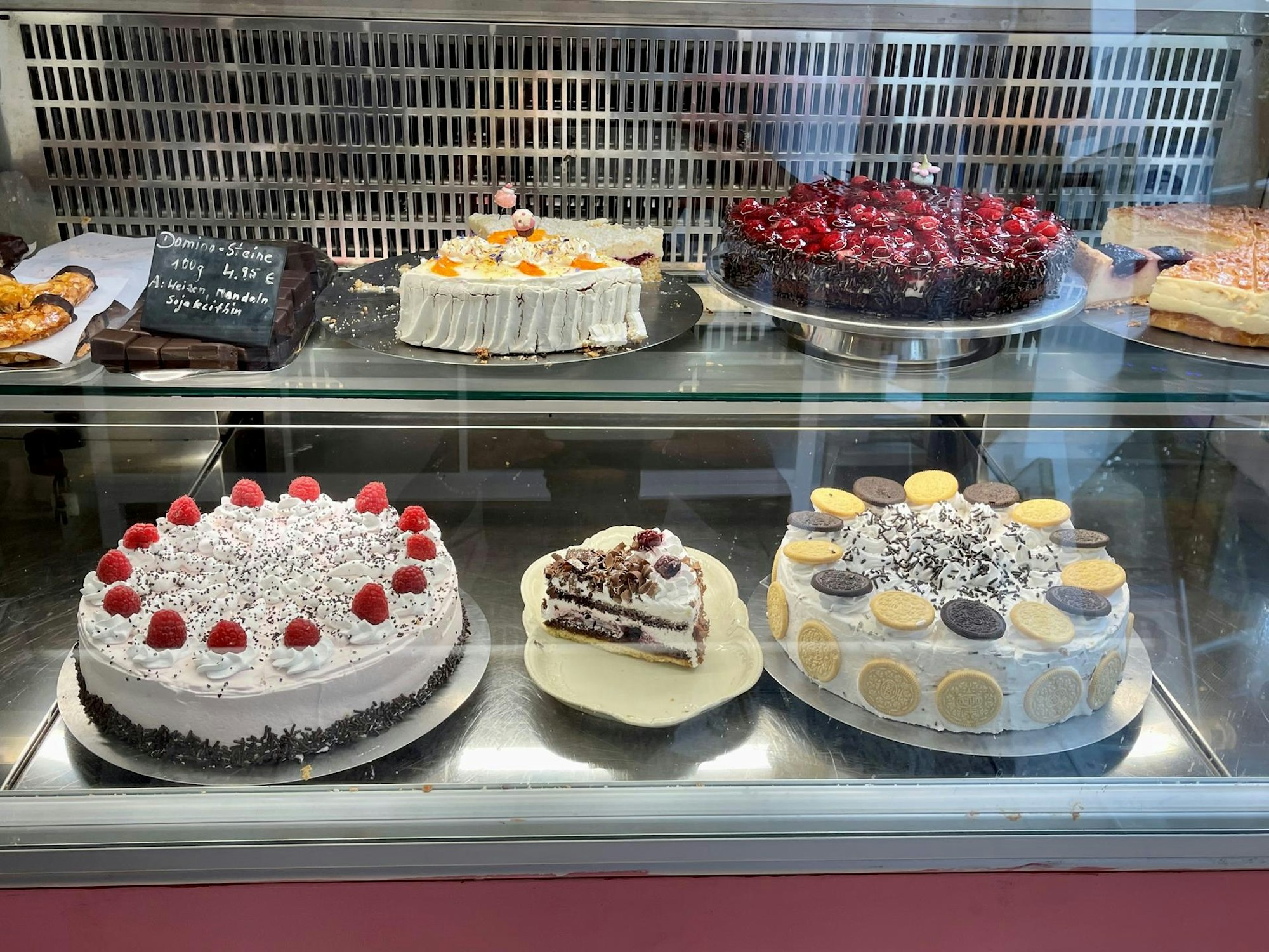 20221031-seb vegan Cafe Loyal3