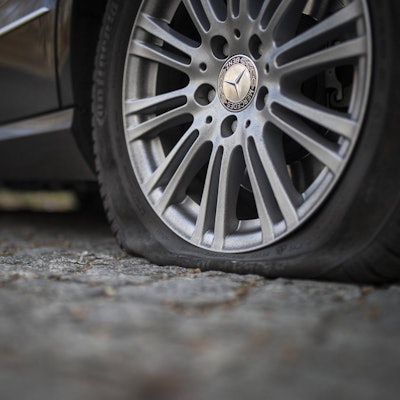 Platter Reifen Symbol IMAGO