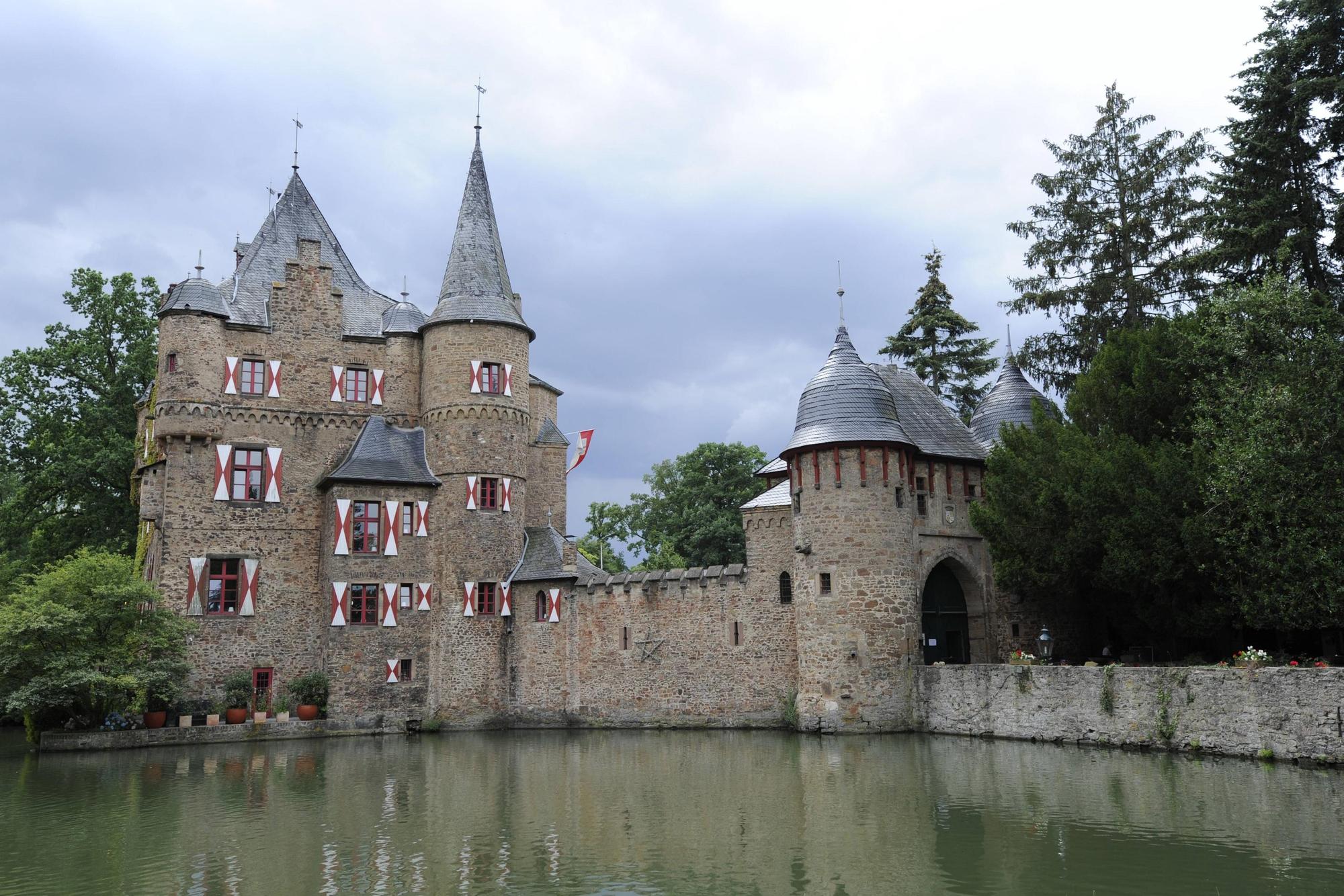 Burg Satzveyimago55593285h