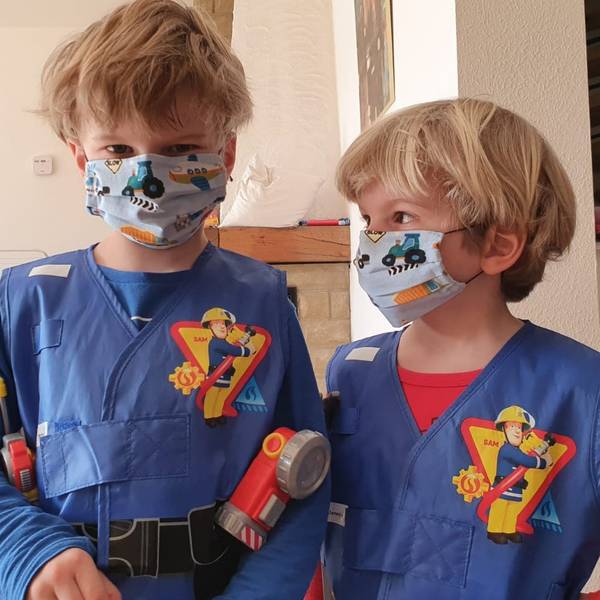 Mundschutz Mathis und Jannis Westhoff