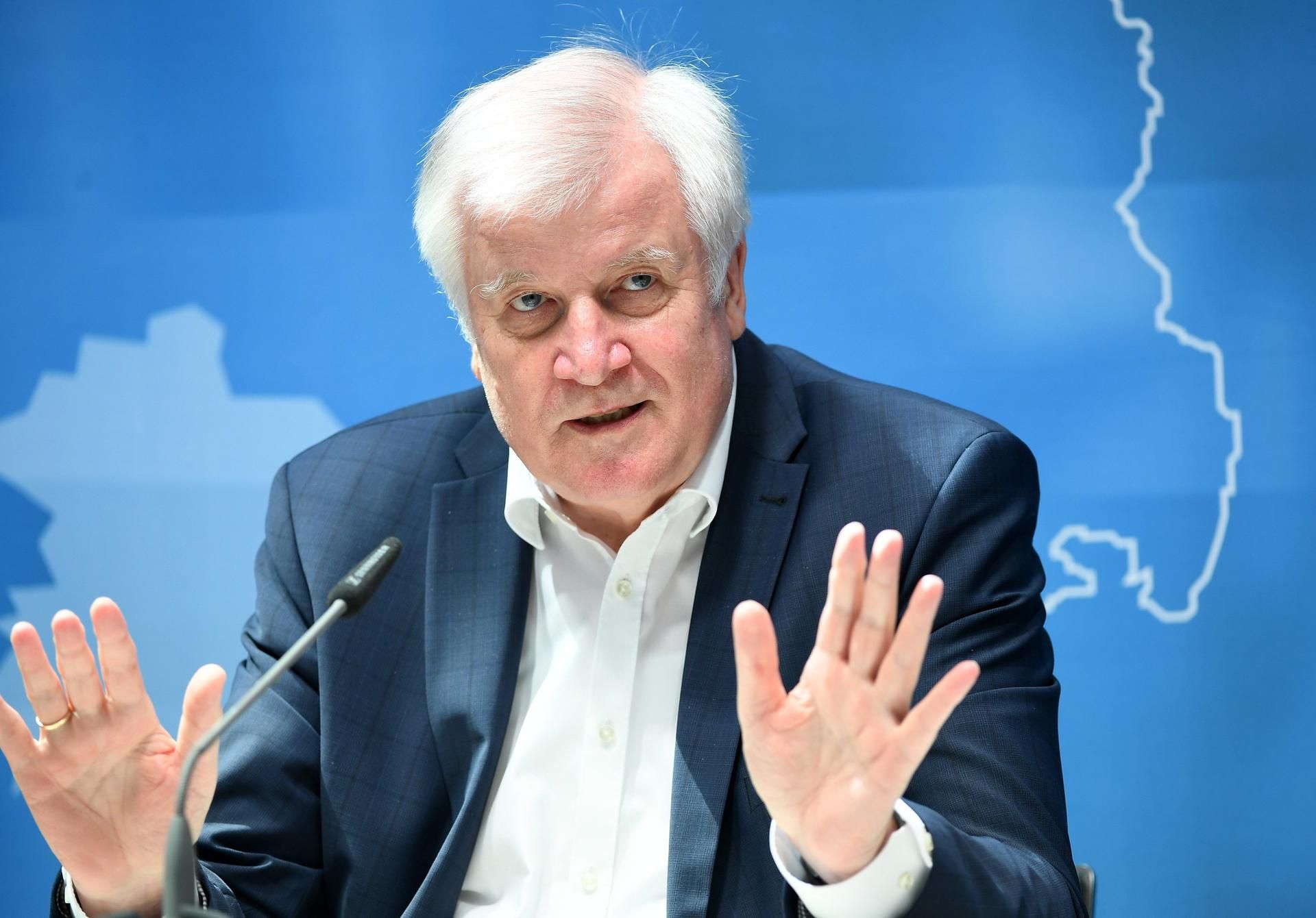 Seehofer 011220
