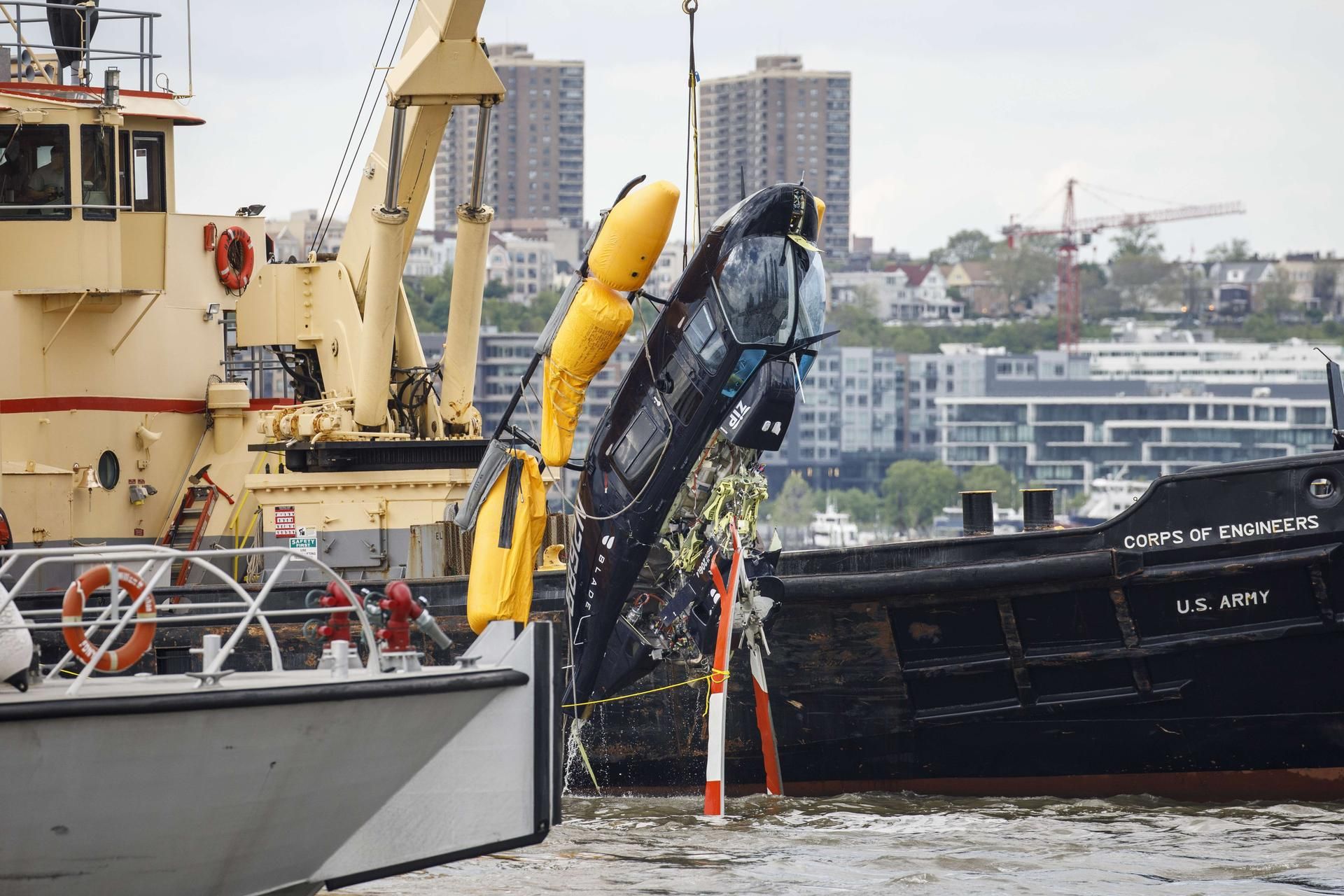 Hubschrauber im Hudson