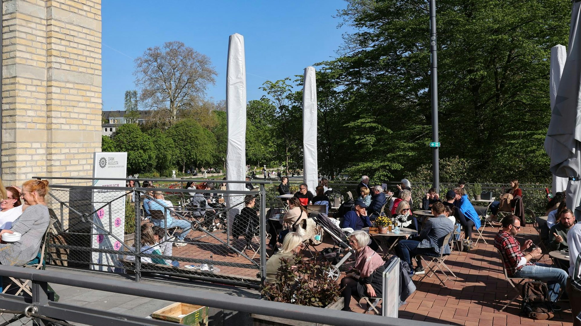 Die Terrasse des Dank Augusta in der Kölner Flora