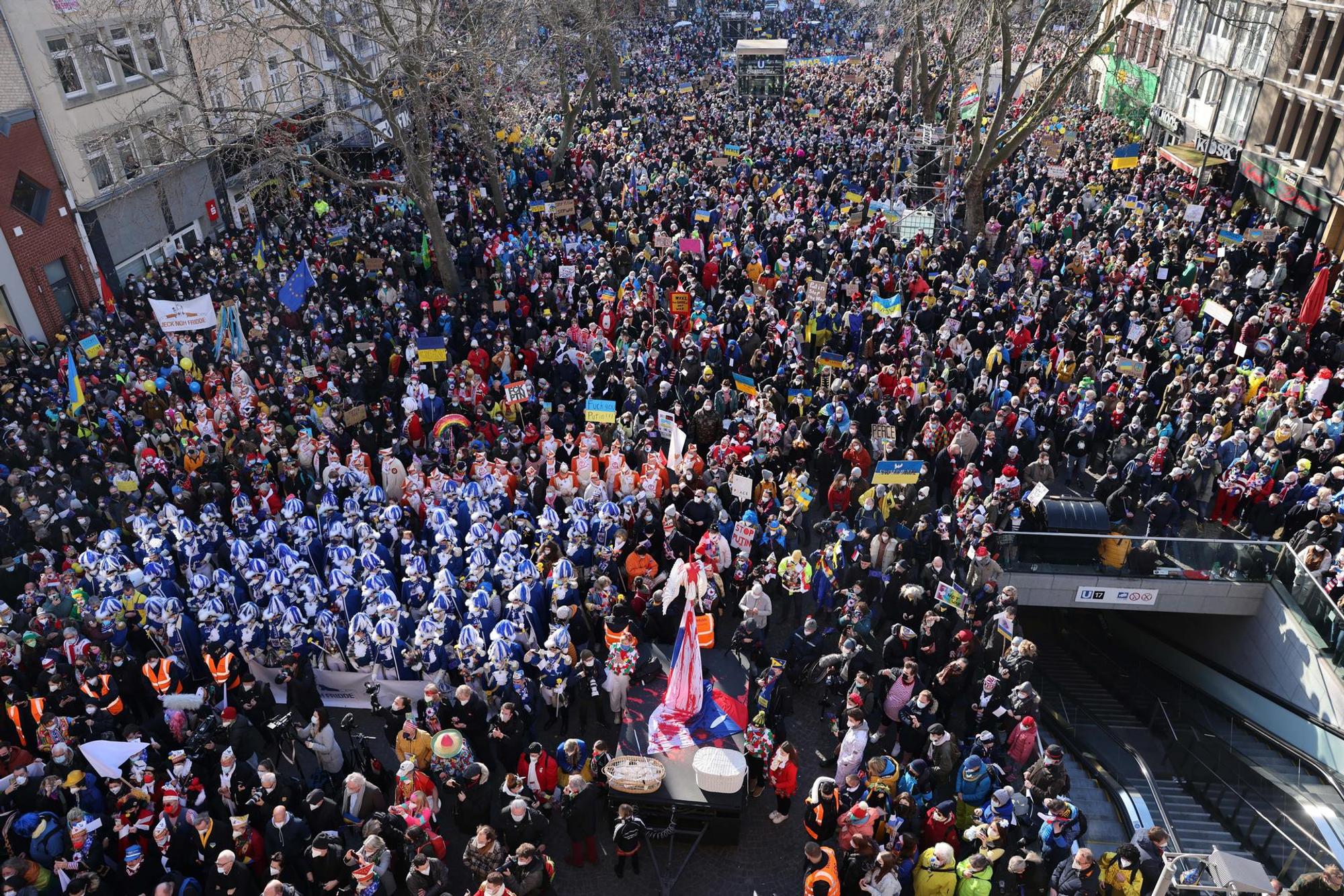 nab220228_Demo_Rosenmontag_02