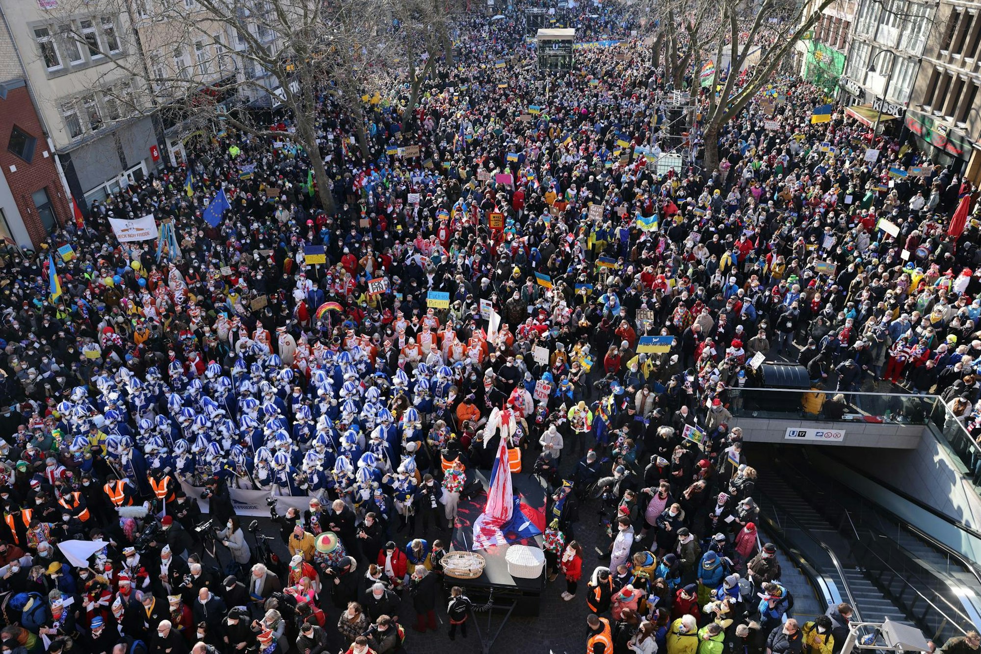 nab220228_Demo_Rosenmontag_02