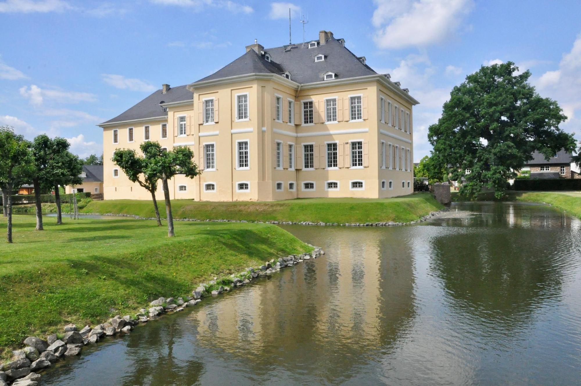 Schloss_Miel