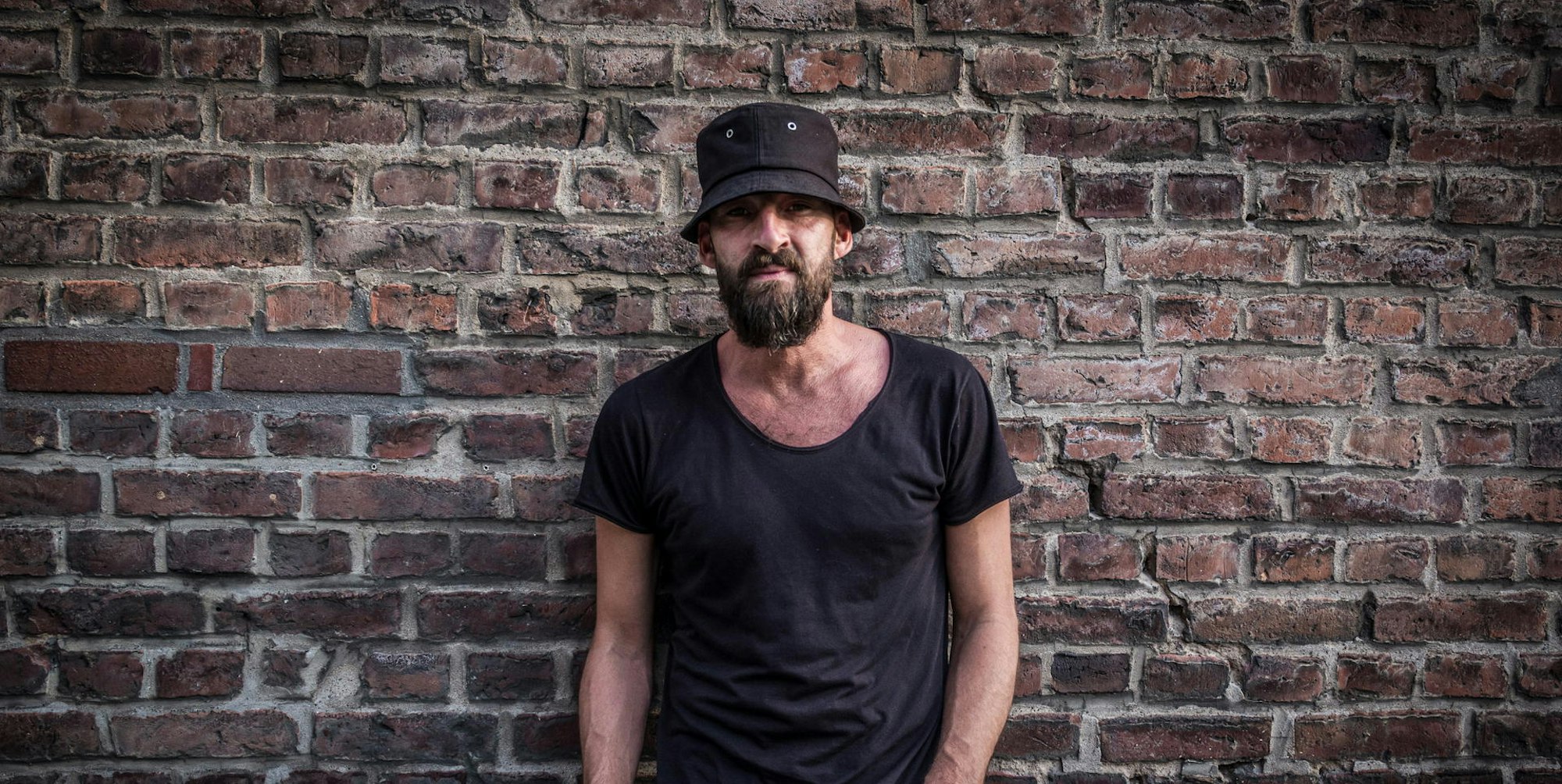 pers_gentleman-listening-session_roe_007