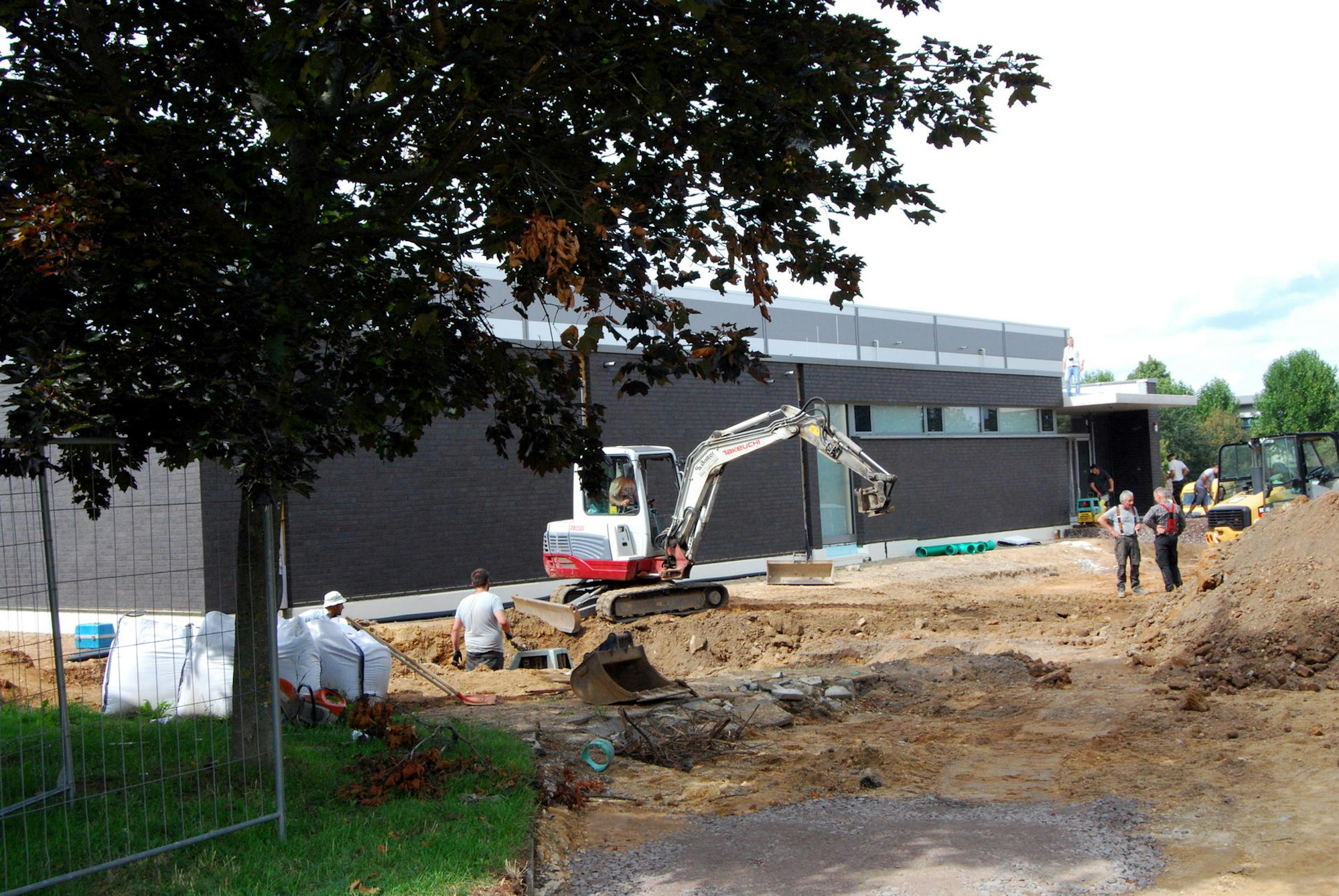 Dreifachsporthalle Außenanlagen